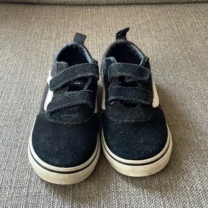 Toddler Van shoes size 9